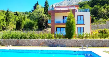 Villa 4 bedrooms with parking, with Furnitured, new building in Dobra Voda, Montenegro