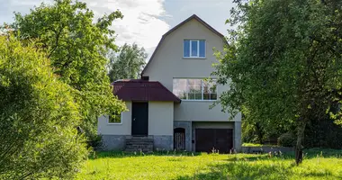 Casa en Bialarucki sielski Saviet, Belarús