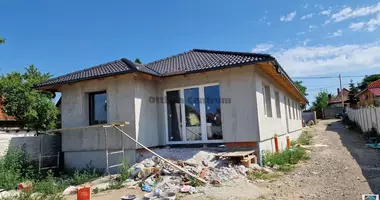 4 room house in Gyal, Hungary
