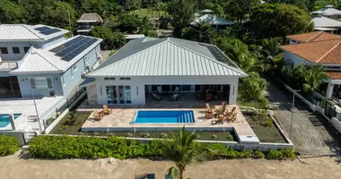 Дом 3 спальни в Roatan, Гондурас