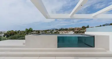 Apartamento 5 habitaciones en Marbella, España