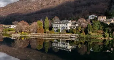 Villa 10 chambres dans Omegna, Italie