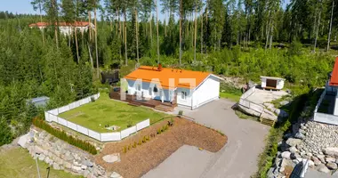 Haus 4 Zimmer in Jyvaeskylae sub-region, Finnland