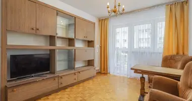 Mieszkanie 3 pokoi w Warszawa, Polska
