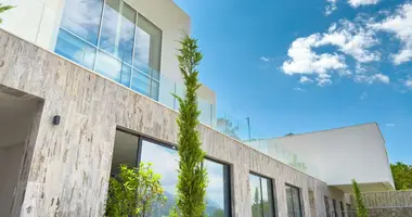 2 bedroom apartment in Krasici, Montenegro