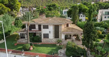 Villa 8 bedrooms in Alicante, Spain