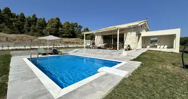 Villa 5 bedrooms in Siviri, Greece