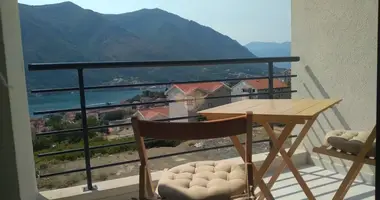 Apartamento 2 habitaciones en Dobrota, Montenegro