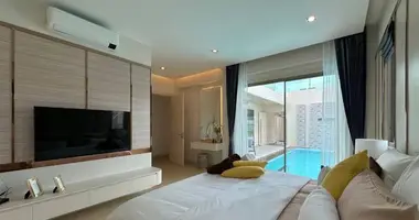 Villa 4 bedrooms with Furnitured, with parking, with Online tour in Pattaya, Thailand