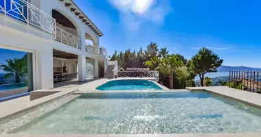 Villa  con Aire acondicionado, con Terraza, con Patio en Altea, España