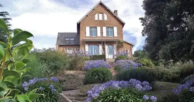 6 bedroom house in France