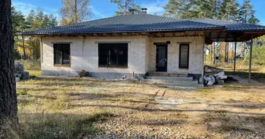 Casa 4 habitaciones en Carnikavas novads, Letonia