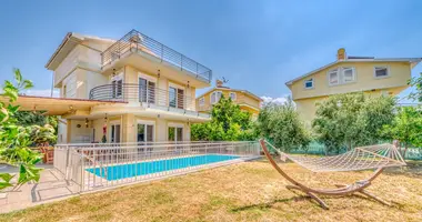 Villa 4 bedrooms in Alanya, Turkey