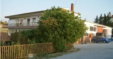 Nieruchomości komercyjne 1 008 m² w Pefka, Grecja