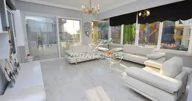 3 room apartment with furniture, with elevator, with sea view in Alanya, Turkey