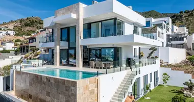 4 bedroom house in Benalmadena, Spain