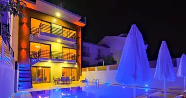 Villa Villa de 6 habitaciones con calefacción de gas, con basseyn, con meblirovana polnostyu en Turquía