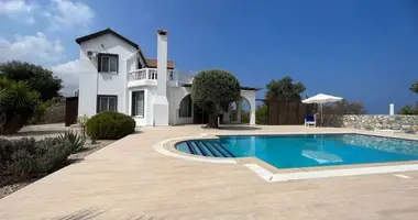 Villa 5 Zimmer mit Balkon, mit Möbliert, mit Klimaanlage in Girne Kyrenia District, Nordzypern