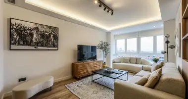 5 bedroom apartment in Area metropolitana de Madrid y Corredor del Henares, Spain