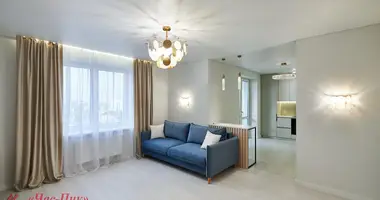 Apartamento 3 habitaciones en Minsk, Bielorrusia