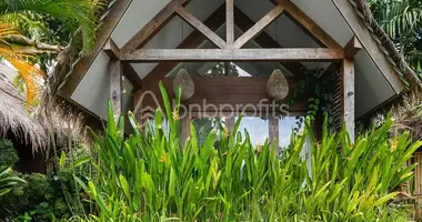 Villa  con Balcón, con Amueblado, con Aire acondicionado en Canggu, Indonesia