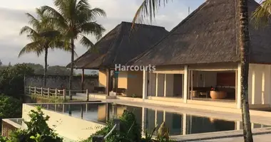 Apartment 17 bedrooms in Tegal Mengkeb, Indonesia