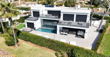 4 bedroom house in Malaga, Spain