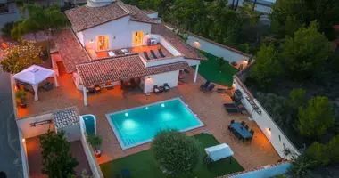 Villa  con aparcamiento, con Terraza, con Garaje en Alfaz del Pi, España