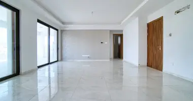 Appartement 4 chambres dans Germasogeia, Chypre