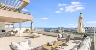 4 bedroom apartment in Estepona, Spain