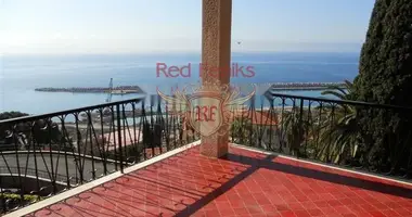 2 bedroom apartment in Ospedaletti, Italy