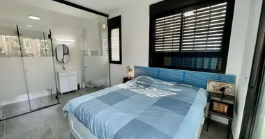Apartamento 4 habitaciones en Tel-Aviv, Israel