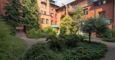 Mieszkanie 5 pokojów w Warszawa, Polska
