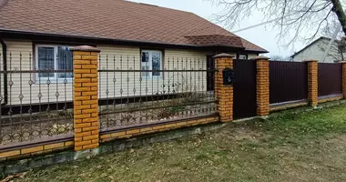 Dom w Sharpilovskiy selskiy Sovet, Białoruś