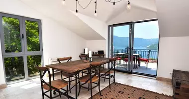 3 bedroom apartment in Stoliv, Montenegro