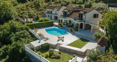 Villa 6 habitaciones con Amueblado, con Aire acondicionado, con Vistas al mar en Stoliv, Montenegro