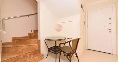 Duplex 3 rooms with parking, with elevator, with sea view in Alanya, Turkey