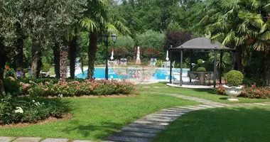 Villa 2 bedrooms in Moniga del Garda, Italy