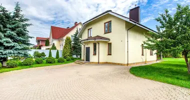 Maison dans Valarjanava, Biélorussie