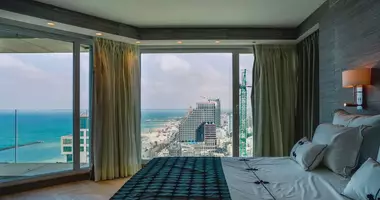 Penthouse 3 bedrooms with parking, with Balcony, with Elevator in Tel Aviv-Yafo, Israel