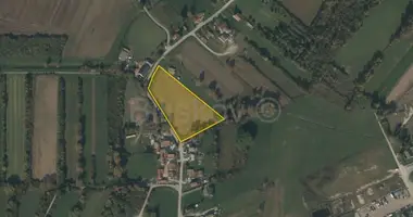 Parcela en Ivanic Grad, Croacia