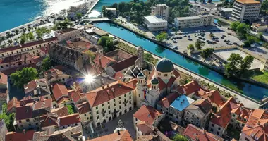 Mieszkanie 5 pokojów w Kotor, Czarnogóra