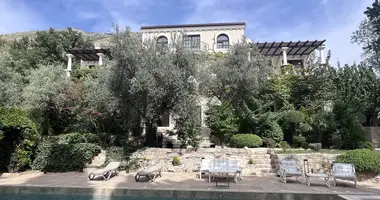 Villa  con Balcón, con Amueblado, con Aire acondicionado en Rijeka-Rezevici, Montenegro