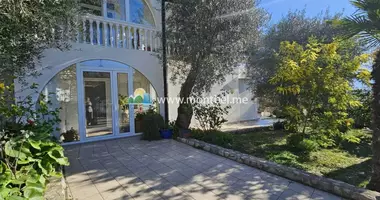 Villa 3 bedrooms with parking, with Balcony, with Furnitured in Bar, Montenegro