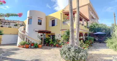 3 bedroom apartment in Cala Fornells, Spain