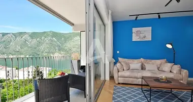 1 bedroom apartment with Sea view, with Swimming pool, with public parking in Dobrota, Montenegro