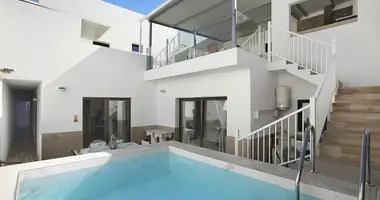 Villa 4 bedrooms with Furnitured, with Swimming pool, with Garage in Adeje, Spain