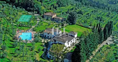Villa 40 habitaciones con Veranda, con camino en Pelago, Italia