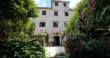 Dom w Bijela, Czarnogóra