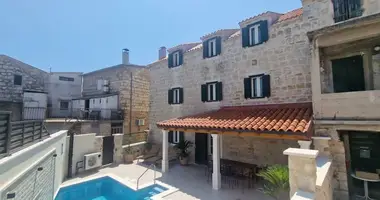 Villa 4 bedrooms in Kastel Sucurac, Croatia